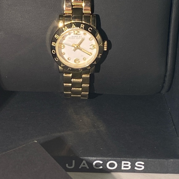 🌟Marc Jacobs watch in gold tone 🌟 - Picture 2 of 4